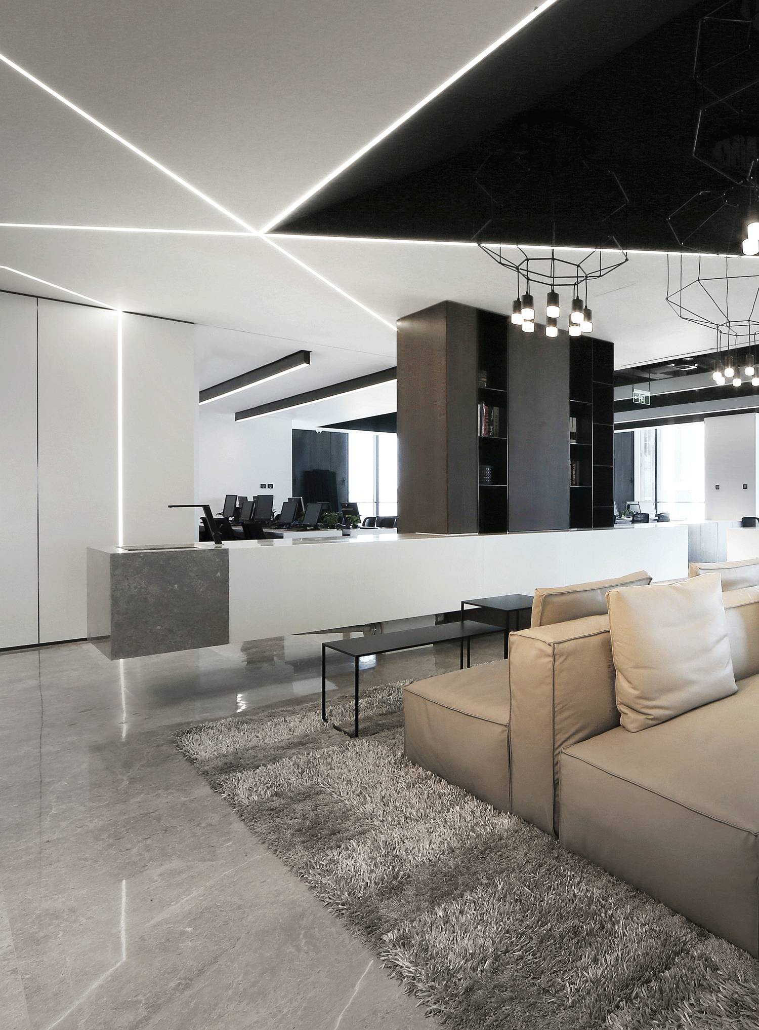 一个年轻潮服品牌的办公空间却选了素白当主打色？「设计联·1584期」