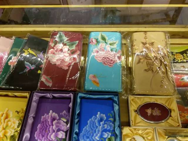 “稀奇好白相”，上海大世界3月31日对外开放，再来照一照童年的哈哈镜吧！