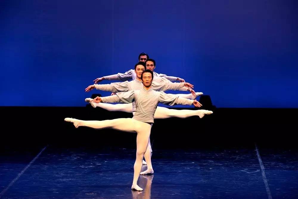 浪漫三月请你来舞蹈完整版,浪漫三月桃花红形体舞