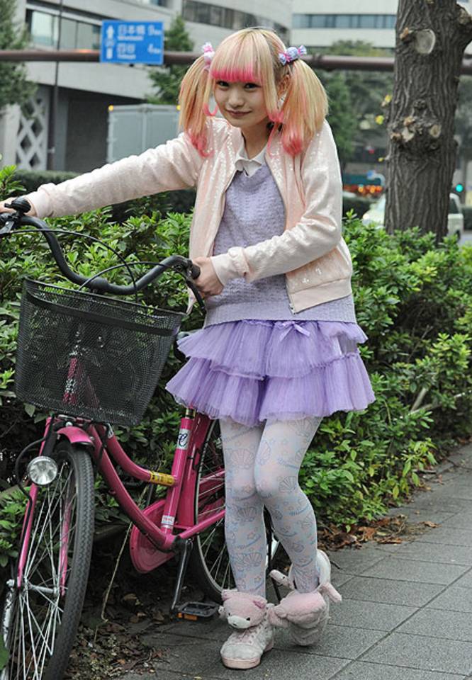 同事看到我就哈哈大笑,同事问我为什么对着屏幕发呆