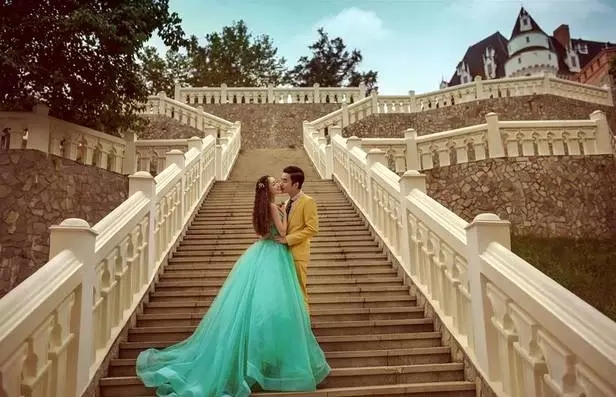 推荐一下成都拍婚纱照的地方,成都几月份拍婚纱照比较好