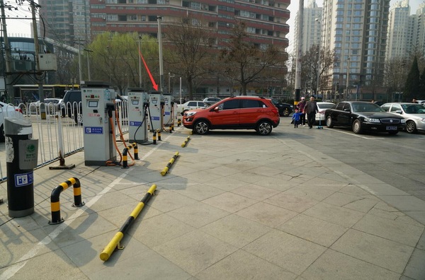 北汽ev260测评,续航评测车评人