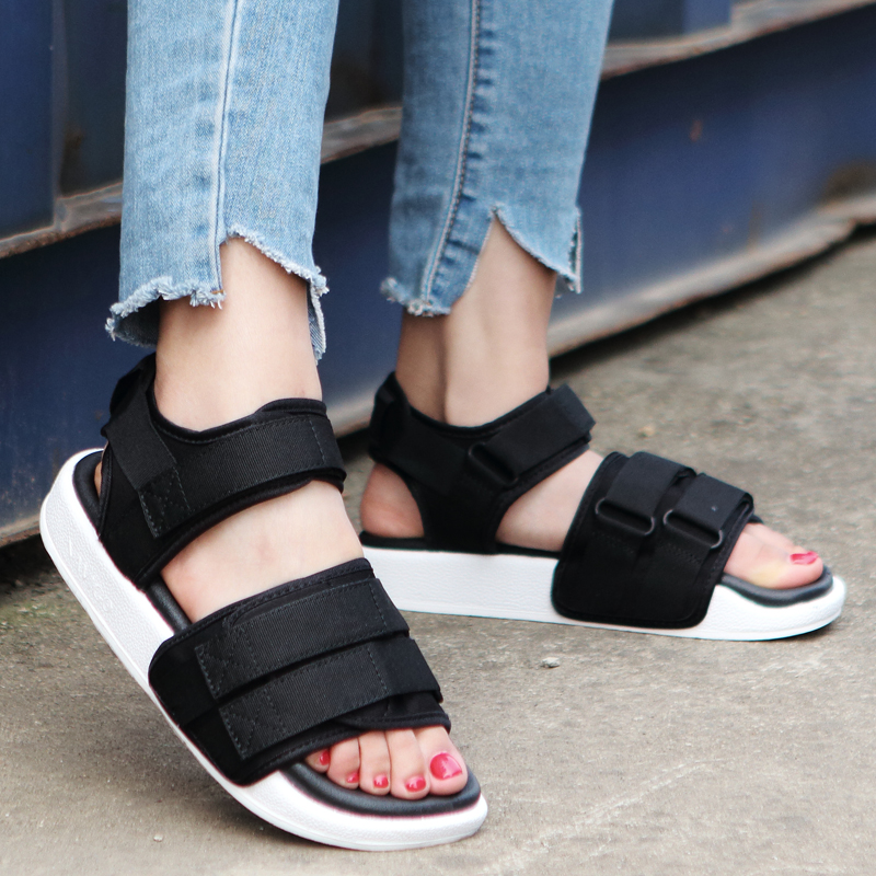 越南女兵的塑料凉鞋,越南男款橡胶白色凉鞋