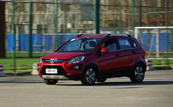 北汽ev260测评,续航评测车评人