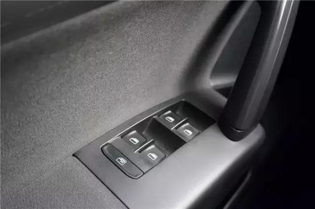 成都共享汽车增至6家，最全实测报告在此！9.9开奔驰都是豁你