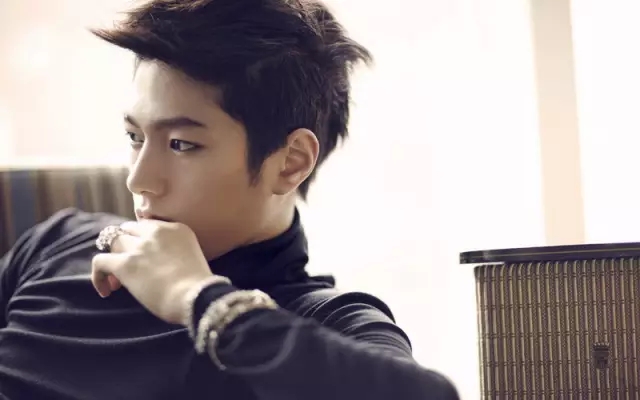 满头满脸是白头粉刺怎么去除,白头粉刺毛孔粗大怎么去除最有效