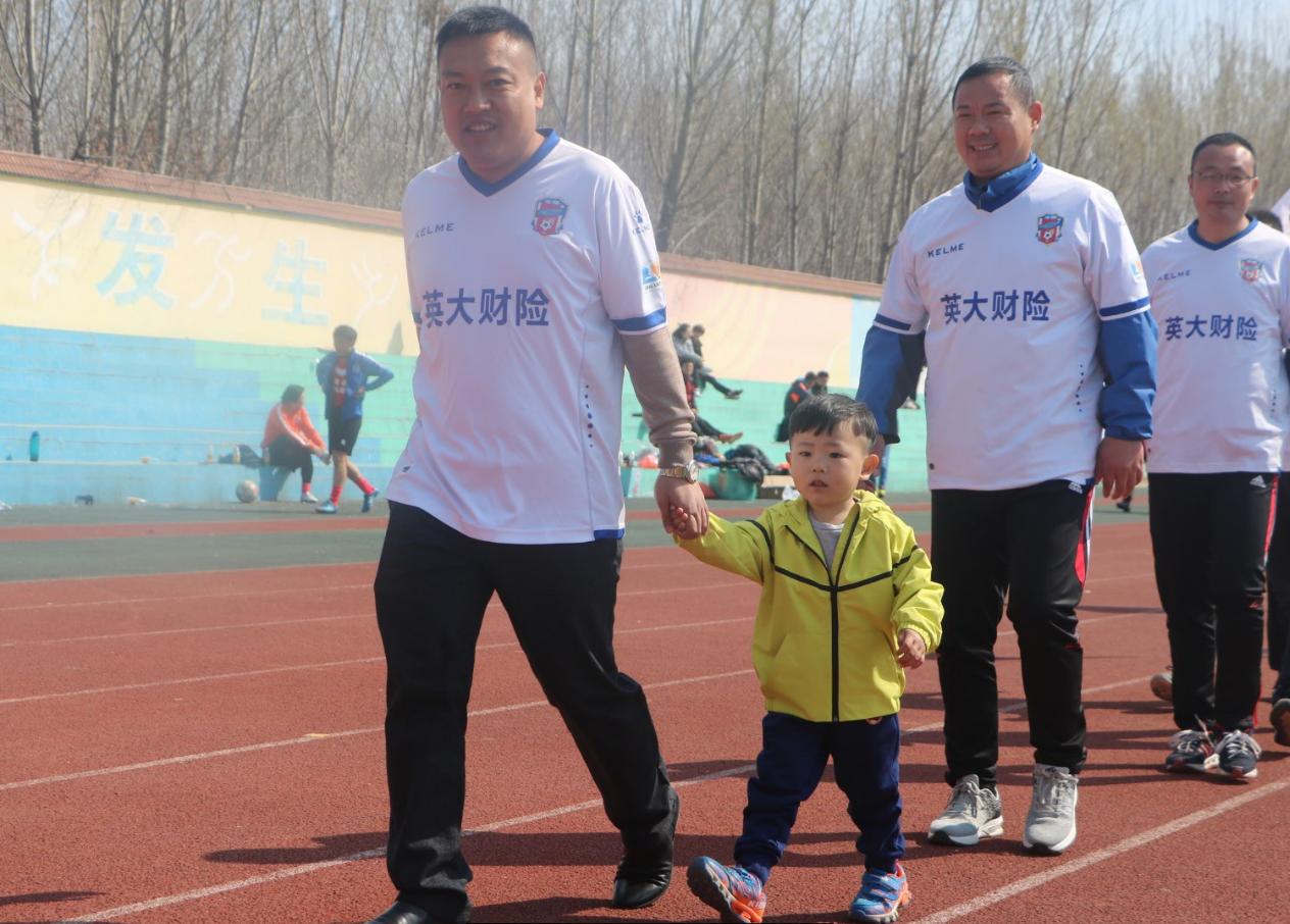 足球比赛海报泰山,足球联赛开赛海报