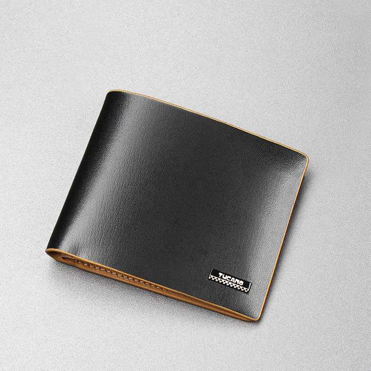 送他一款钱包，悄悄贴上你们的合照