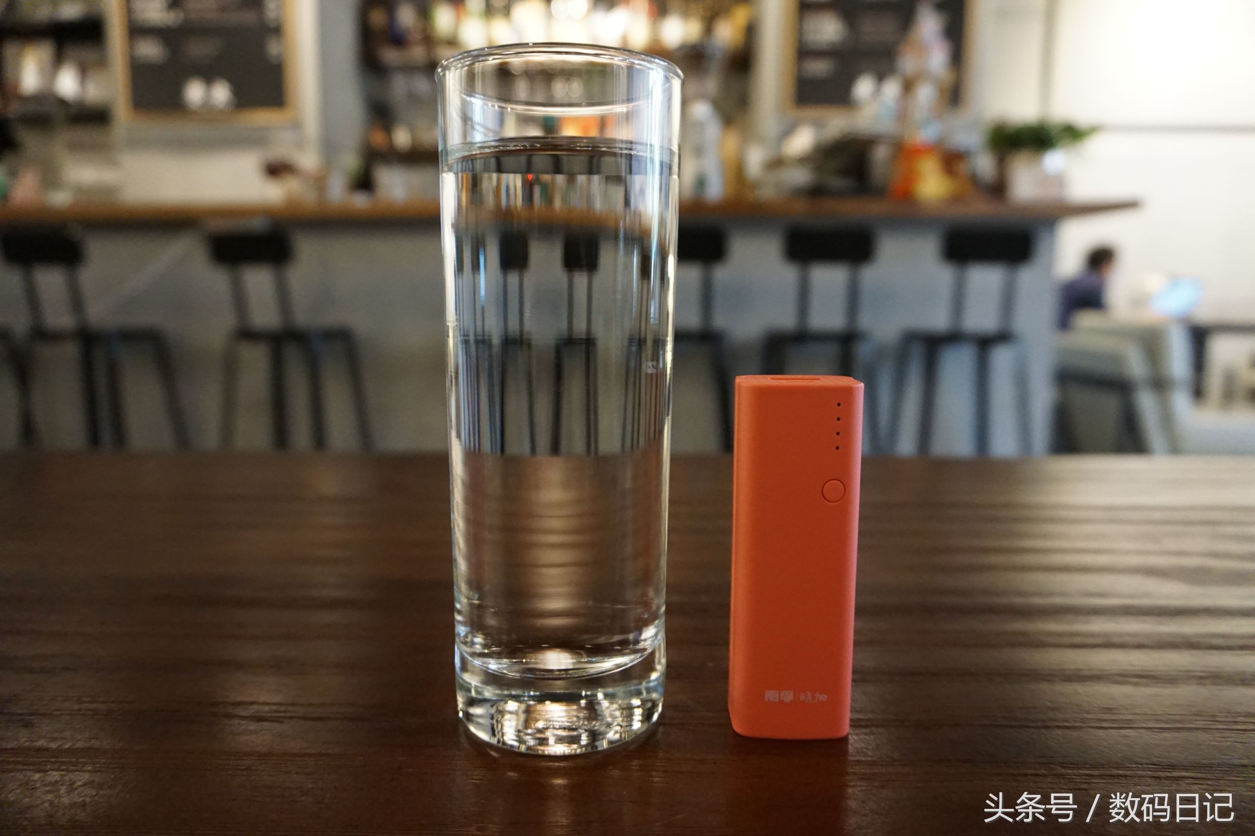 南孚竟然这么懂苹果用户，出了个产品完爆苹果背夹充电宝