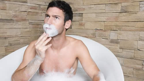 男士背上长痘,男士背上胸上长很多痘痘