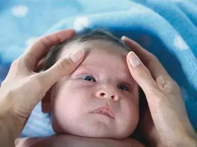 宝宝脾虚消化不良积食的推拿视频,婴儿消化不良拉奶瓣怎么调理推拿