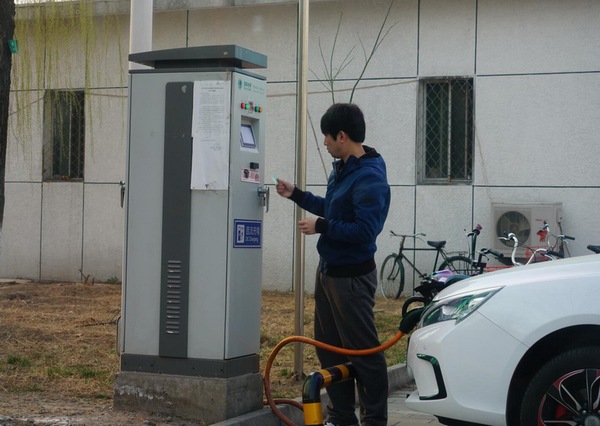 北汽ev260测评,续航评测车评人