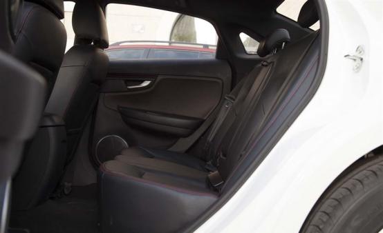 高颜值大空间长续航,空间大颜值高的b级轿车