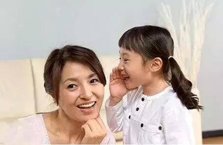 小孩爱挠人抓人怎么回事,一岁小孩打人挠人