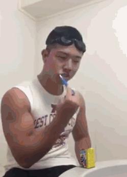 一根香蕉开啤酒瓶，你也可以