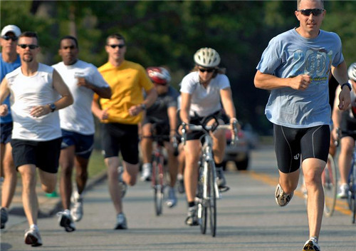 跑步机减肥八技巧让你效果翻倍