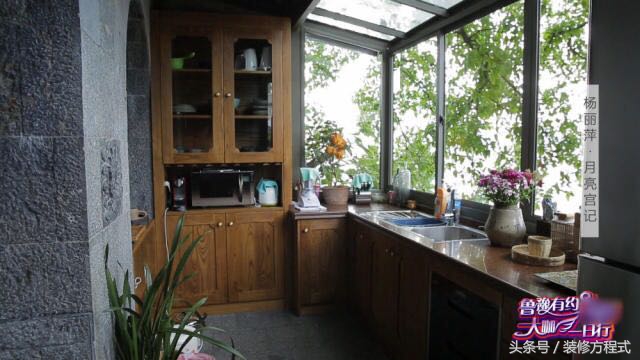 杨丽萍洱海别墅在哪里,杨丽萍洱海别墅月亮宫