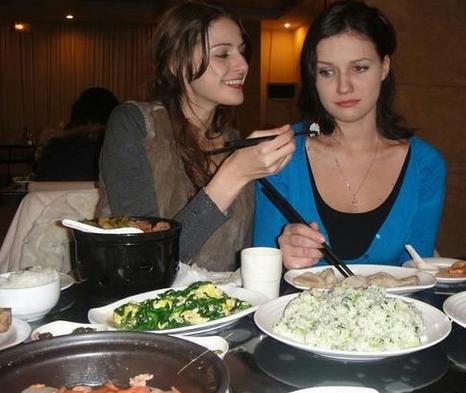 实拍那些生活在中国的俄罗斯洋妞金发碧眼模特身材