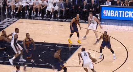 一肘就把詹皇击倒？这个*男美**子竟……