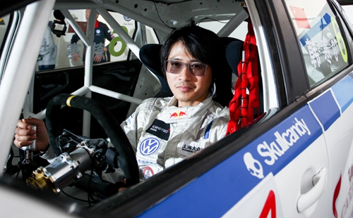 郭富城林志颖赛车视频,林志颖与郭富城谁的赛车资格高