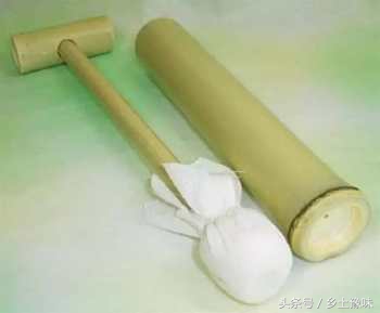 三秒做个最简单的竹子水枪,童年水枪做玩具