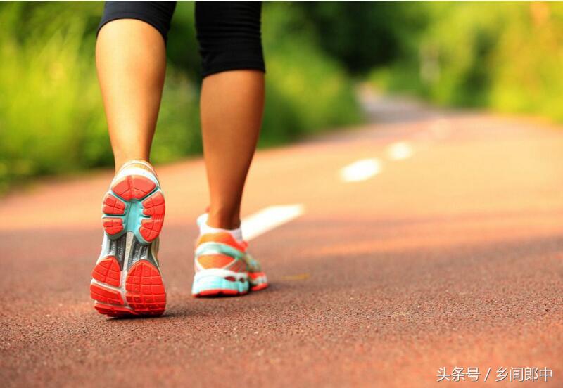 解决血管堵塞的踮脚动作,腿上血管堵塞一招解决