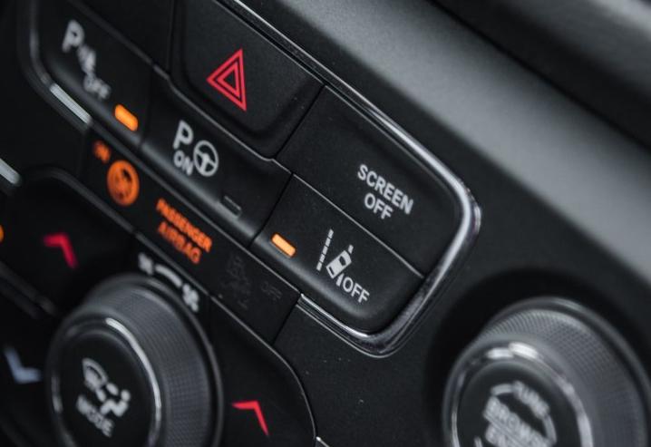 24款jeep大切诺基,2023款jeep指南者四驱高性能版