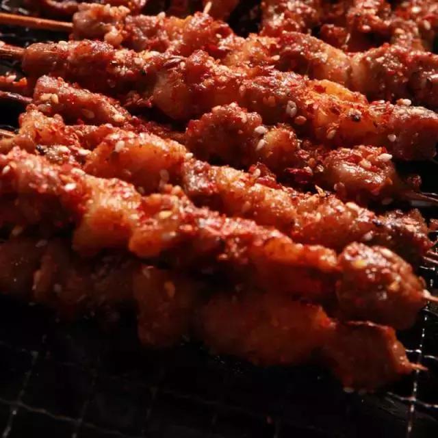 男朋友凌晨出去玩,男朋友深夜出门能干什么