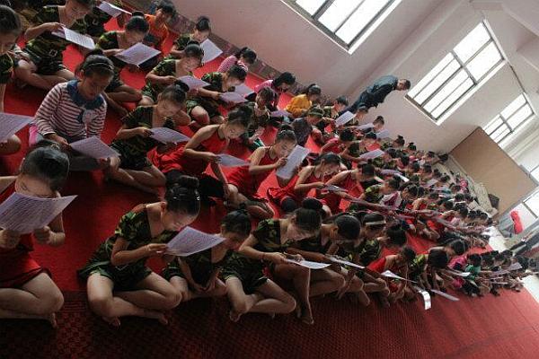 “三爱文化”是学院非常重视的教育方向《爱国爱家爱自己》