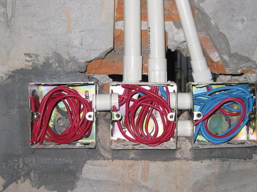 开关插座暗盒松动怎么办,插座暗盒坏了维修技巧