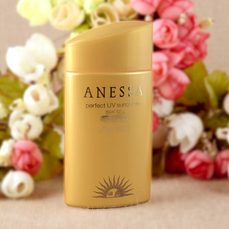 学生美白水润防晒霜,滋润美白防晒霜