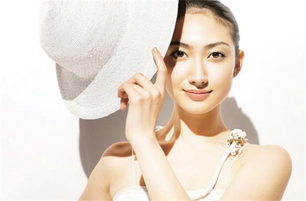 教你几招白癜风春季防复发！