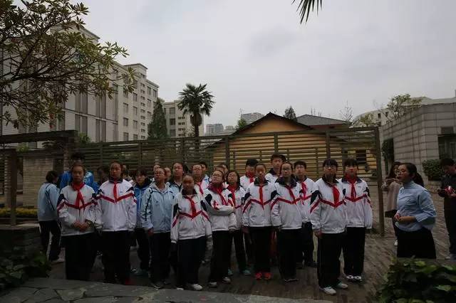 学校师生清明祭扫革命烈士陵园,学校清明祭扫英烈活动方案