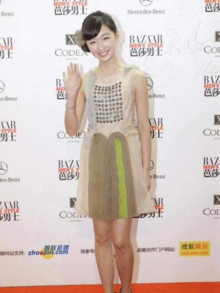 拿出他年轻时的照片对比一下,你敢面对以前的自己吗