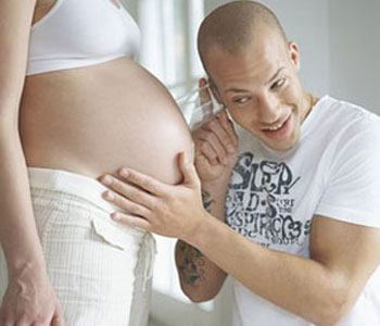 孕期要及时视察宝宝的胎动，医生提醒胎动很重要，孕妈千万要警惕