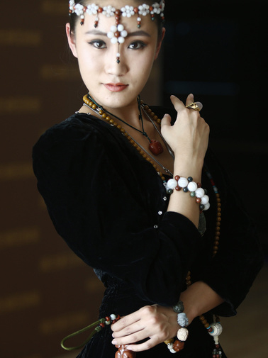 唯美淡雅精致手链衬托腕间情调,绝美仙气手链