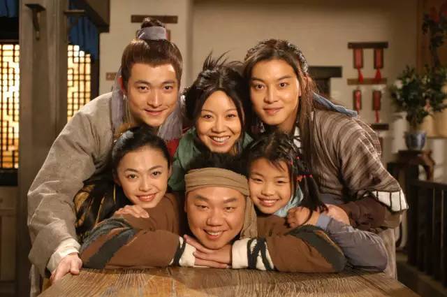 历年春晚服装,今年央视春晚服装