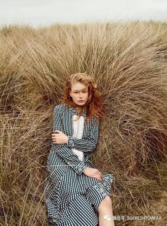 ugg鞋穿搭,ugg复古鞋怎么搭配衣服