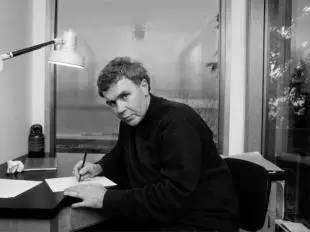 雷蒙德卡佛极简主义,雷蒙德卡佛大教堂羽毛解析