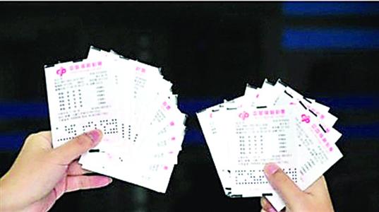 彩票店帮买彩票中奖跑路被判刑,彩民买彩票没付钱中奖了