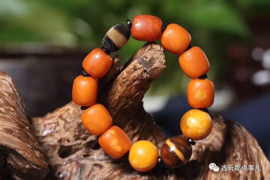 辨别烤色老蜜蜡方法图片,鉴别老蜜蜡的简单方法图片