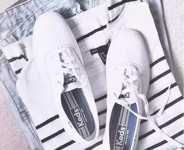 璧拌繃閭ｄ箞澶氳矾姝屾洸,璧拌繃閭ｄ箞澶氳矾