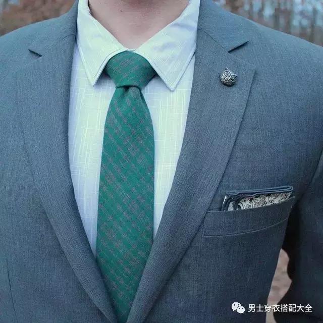 男士休闲西装西裤搭配小白鞋,男士休闲西装搭配什么打底衫