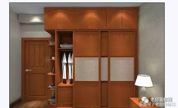 衣柜做到顶石膏线怎么处理,定制衣柜做到顶还是留一点边