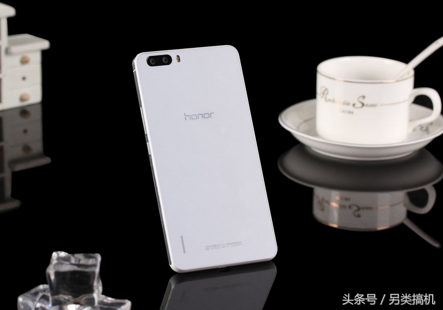 怎样将手机wifi分享给另一手机,怎样把wifi分享到别的设备