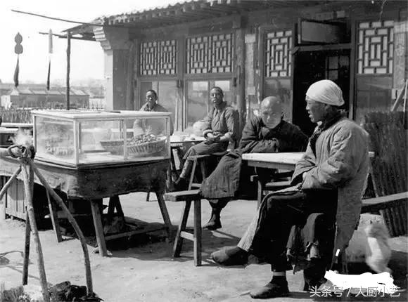 老北京豆汁儿，被外地人称为最“难吃”的京味，却是老北京的命根