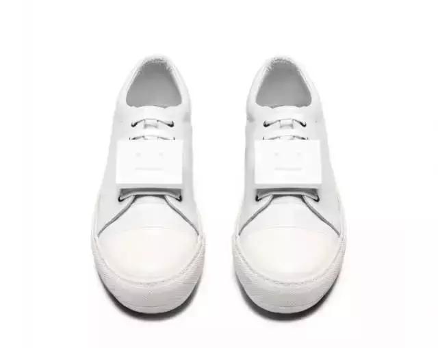 璧拌繃閭ｄ箞澶氳矾姝屾洸,璧拌繃閭ｄ箞澶氳矾