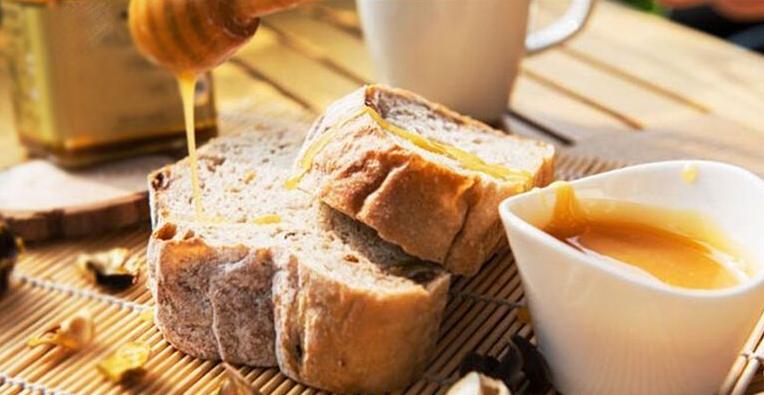 麦卢卡蜂蜜详细介绍,麦卢卡蜂蜜是蜂蜜里最好的吗