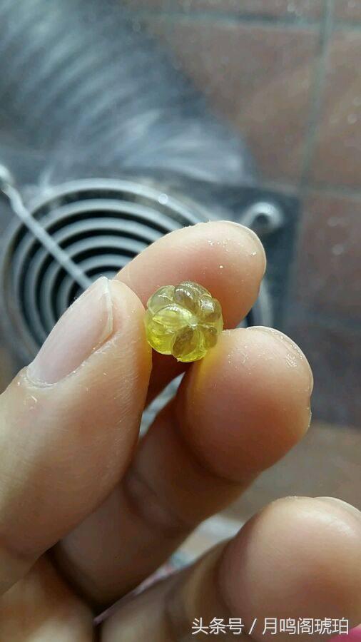 琥珀边角料变废为宝,废物利用提炼黄金