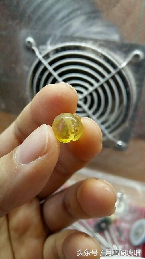 琥珀边角料变废为宝,废物利用提炼黄金